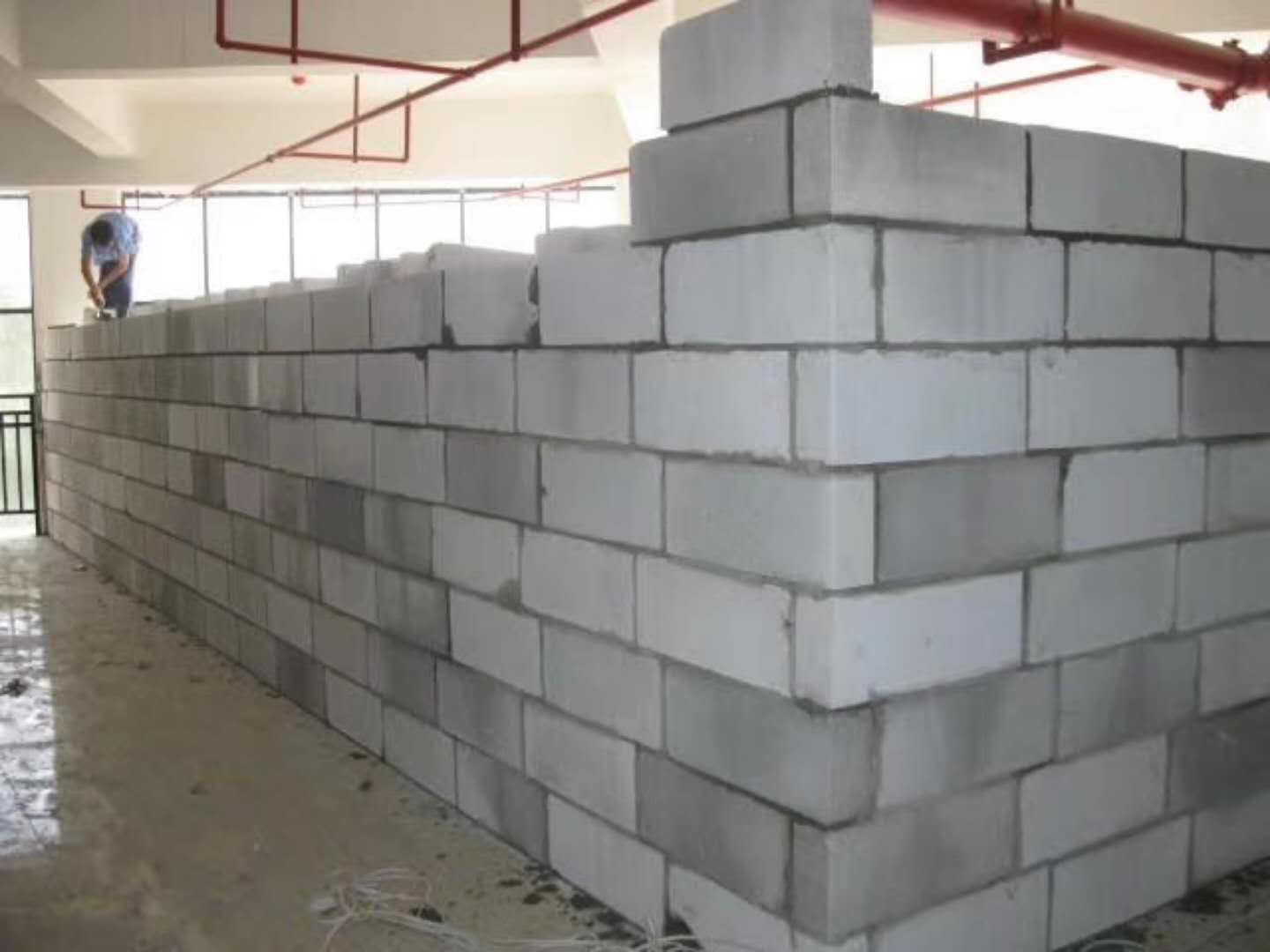 马尾蒸压加气混凝土砌块承重墙静力和抗震性能的研究